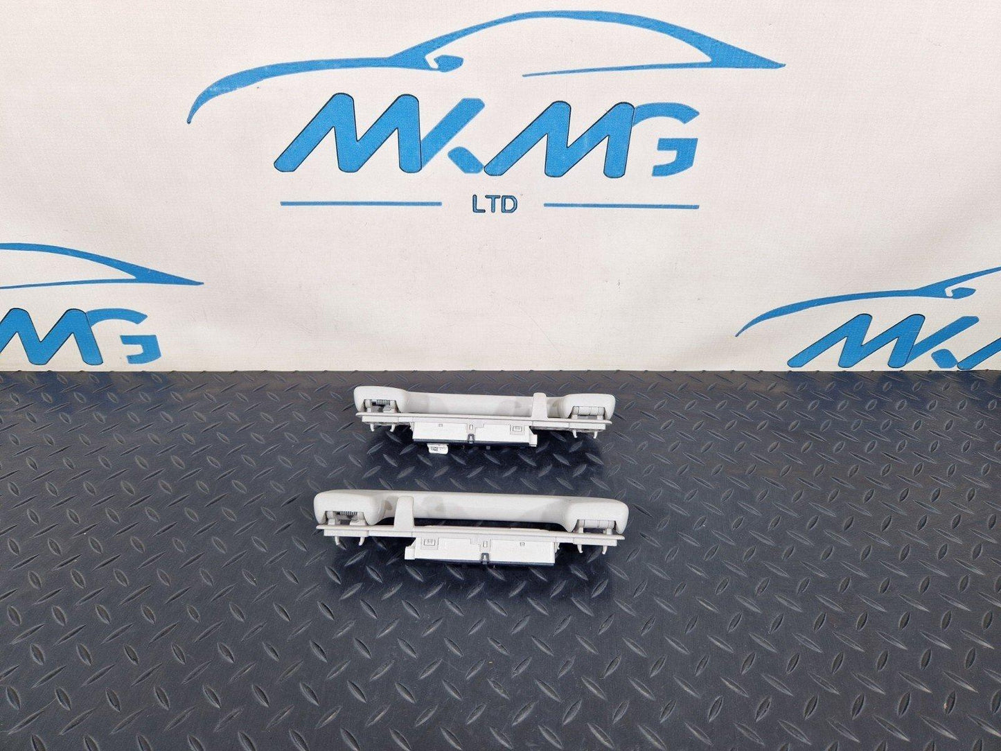 14-21 MERCEDES BENZ C200d W205 PAIR OF REAR GRAB HANDLES LEFT & RIGHT A099815000