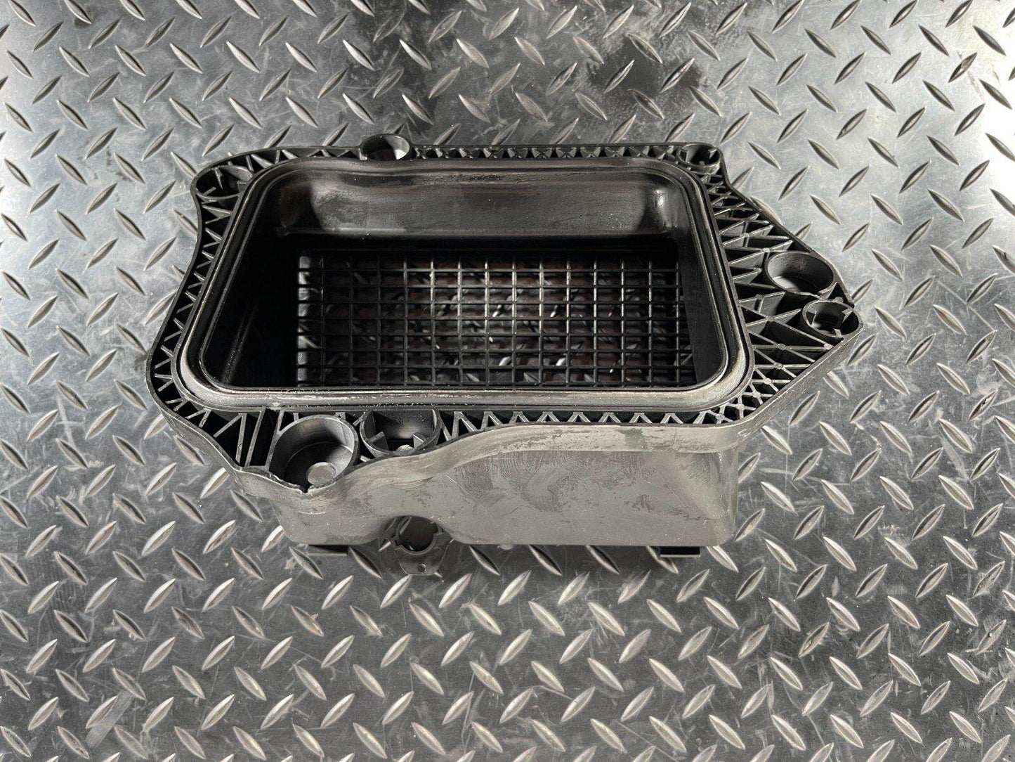 16-19 AUDI A4 B9 GENUINE FRONT AIR INTAKE DUCT VENT 8W2819904A