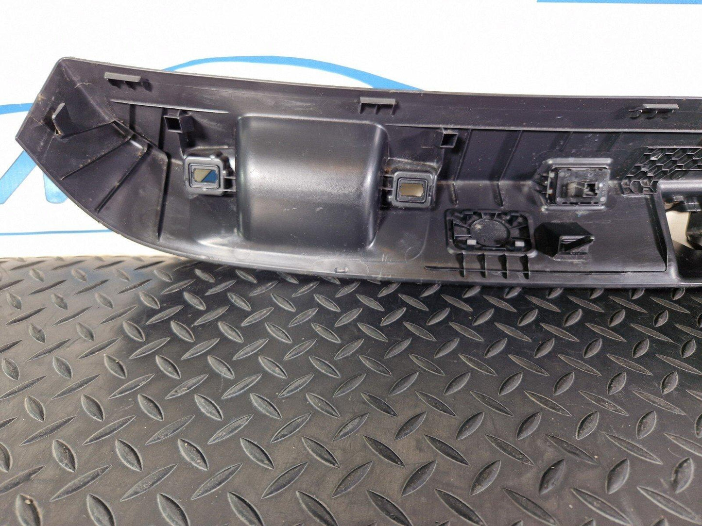 18-ON MERCEDES BENZ A CLASS W177 TAILGATE LOWER TRIM PANEL A1777401000