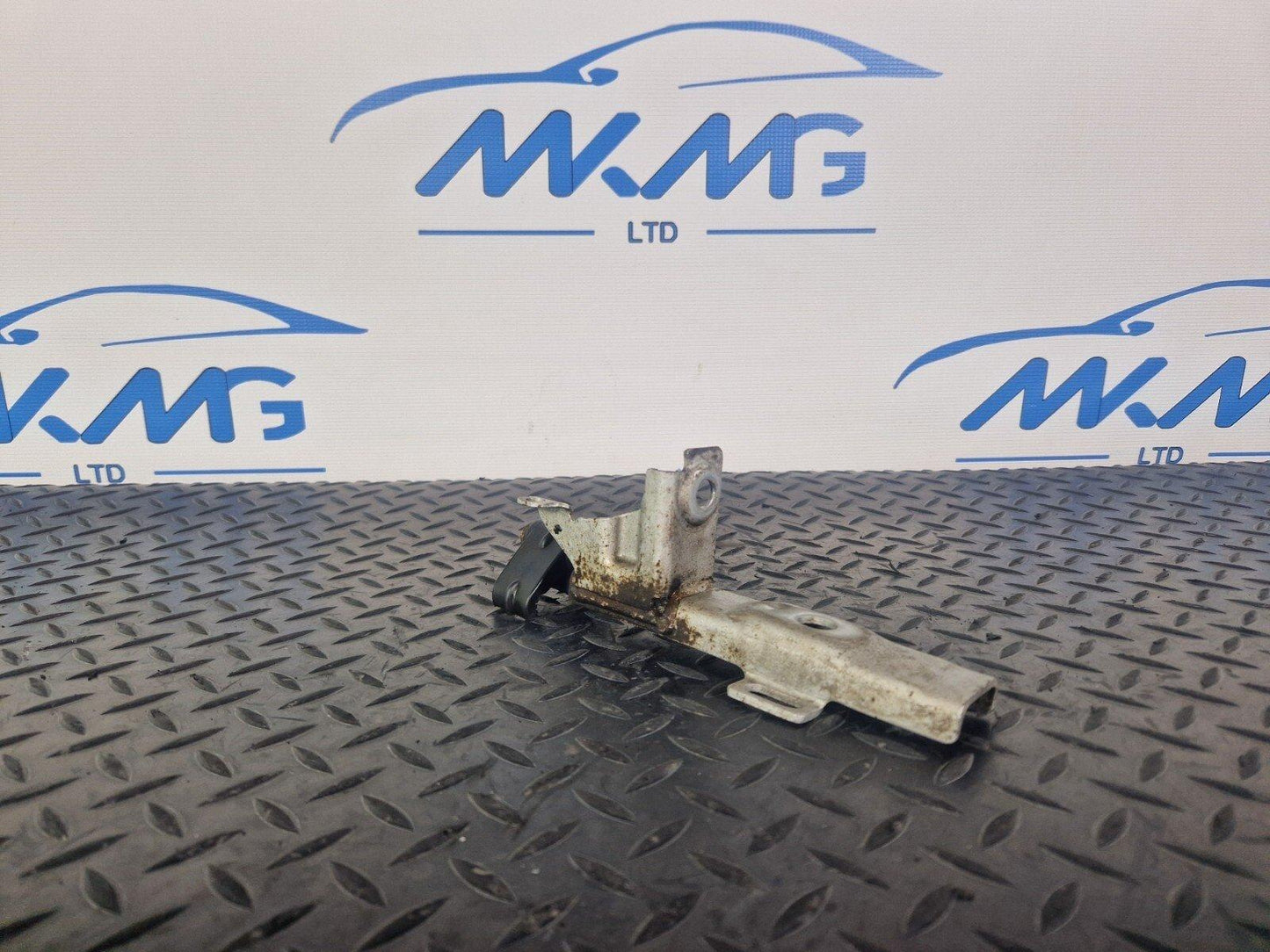 14-21 MERCEDES-BENZ C250D W205 OEM EXHAUST PIPE MOUNT HOOK BRACKET A2054902440