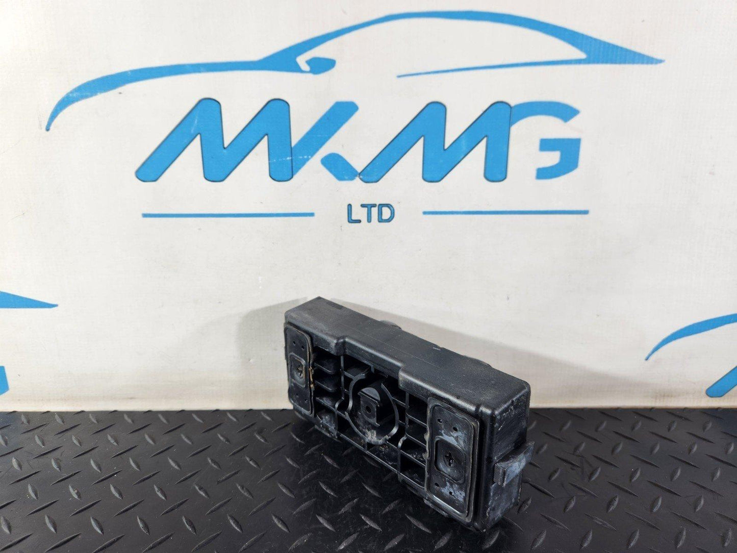 16-19 MERCEDES BENZ GLE W166 JACK SUPPORT MOUNT PAD A1666900334