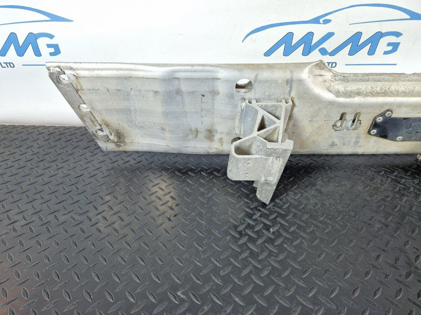 11-19 MERCEDES BENZ ML W166  GEARBOX MOUNT SUPPORT BRACKET A1662410047