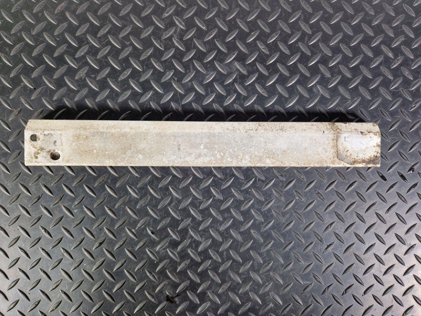 12-18 MERCEDES BENZ B-CLASS W246 FRONT RIGHT REINFORCEMENT BRACKET A2466280229