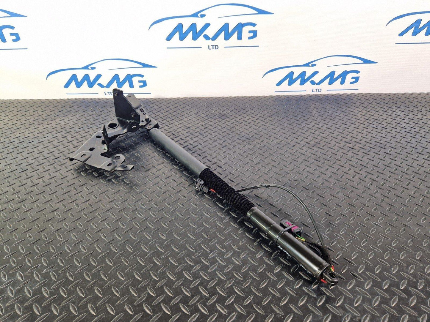 15-18 AUDI A7 4G OEM REAR RIGHT SIDE O/S ELECTRIC BOOT TAILGATE STRUT 4G8827852F
