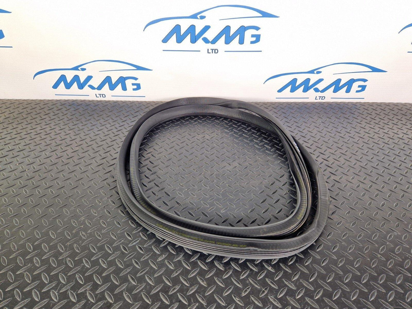 14-21 MERCEDES BENZ C200d W205 LEFT & RIGHT REAR DOOR SEAL GASKET A2056970251