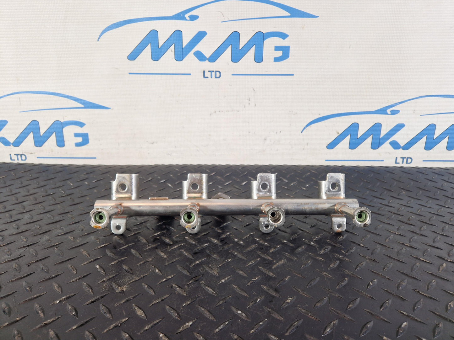 Range Rover Evoque L551 2.0 Petrol Fuel Rail with Sensor H4P3-9G774-BB