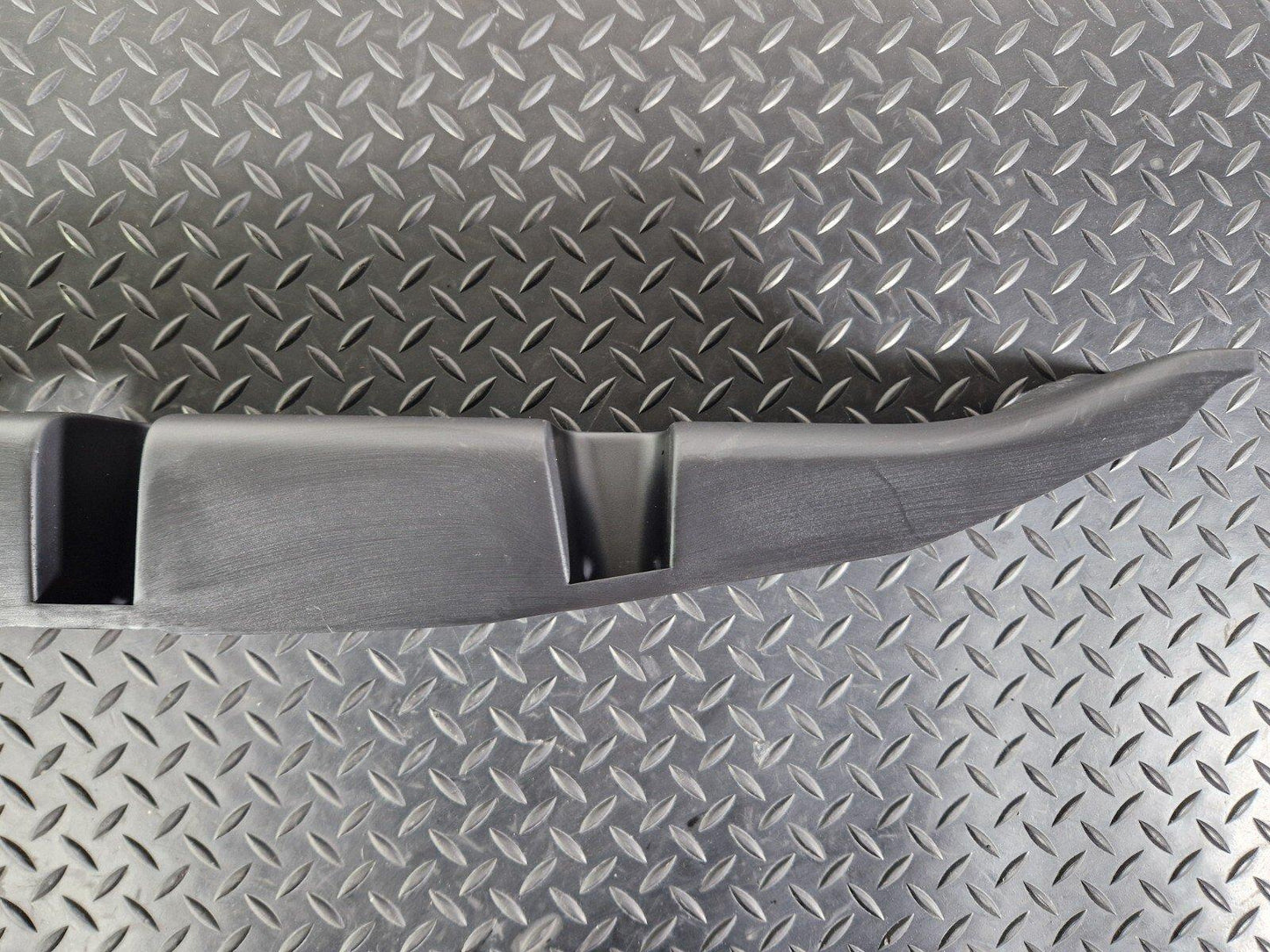 18-ON MERCEDES-BENZ SPRINTER W907 W910 CABLE DUCT GUIDE BRACKET A9078211200