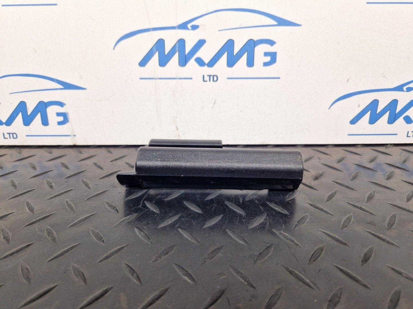 14-21 MERCEDES BENZ C200d W205 OEM FRONT SEAT GUIDE RAIL END COVER A2059191100