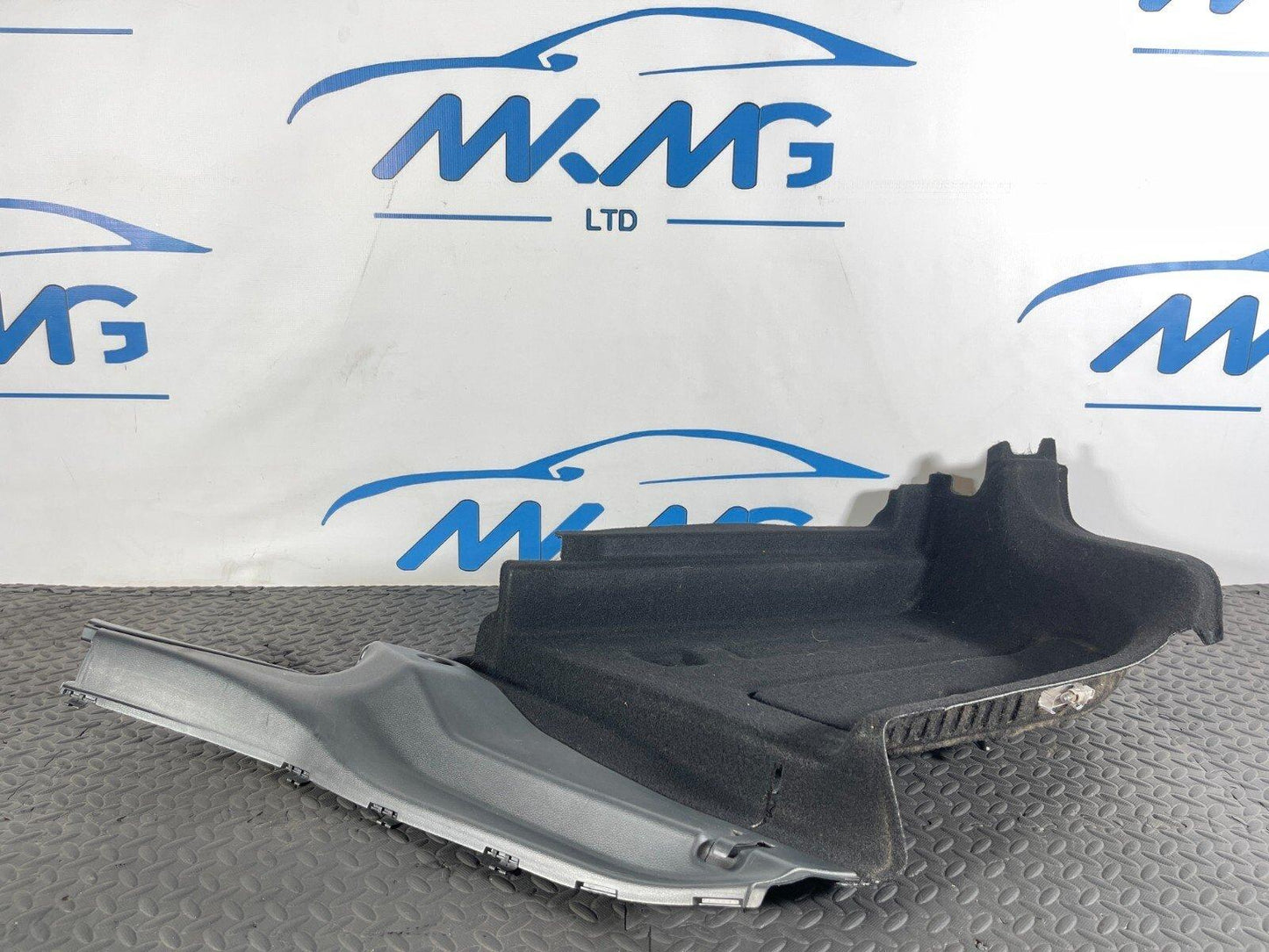 12-18 MERCEDES A-CLASS W176 GENUINE REAR LEFT N/S BOOT PANEL TRIM A1766900041