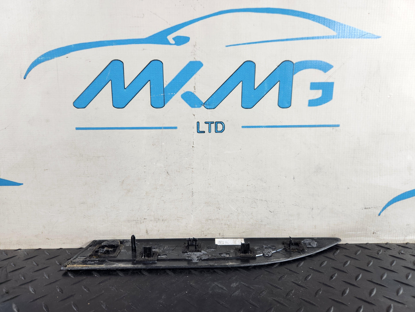 Land Rover Range Rover Evoque SUV Front Right Fender Trim Damaged K8D229426AB