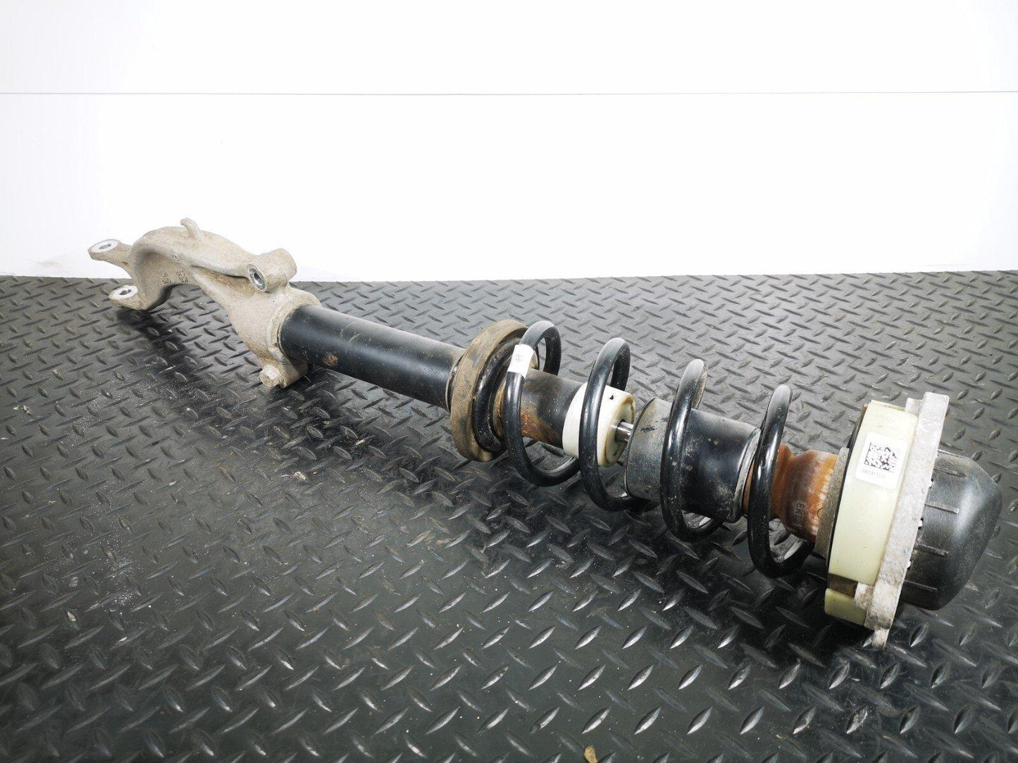 16-19 AUDI A4 B9 GENUINE FRONT LEFT N/S SHOCK ABSORBER 8W0413031T 8W0031T