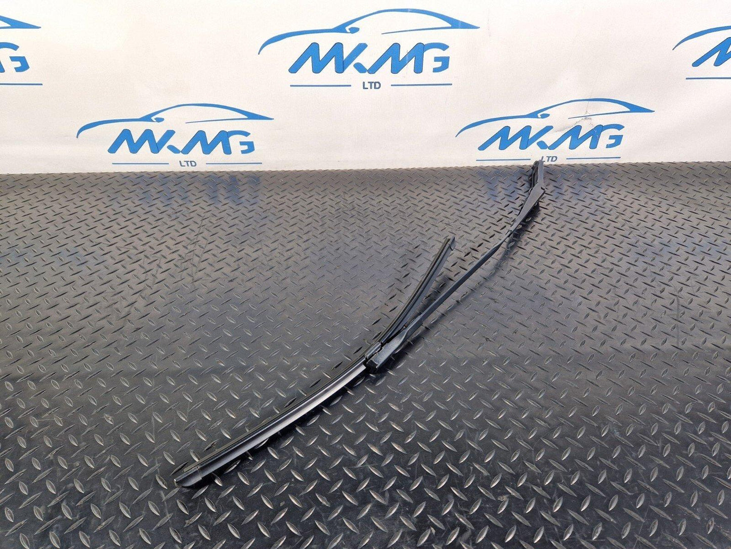 16-23 AUDI A5 F5 SPORTBACK FRONT LEFT PASSENGER SIDE WIPER ARM & BLADE 8W2955407
