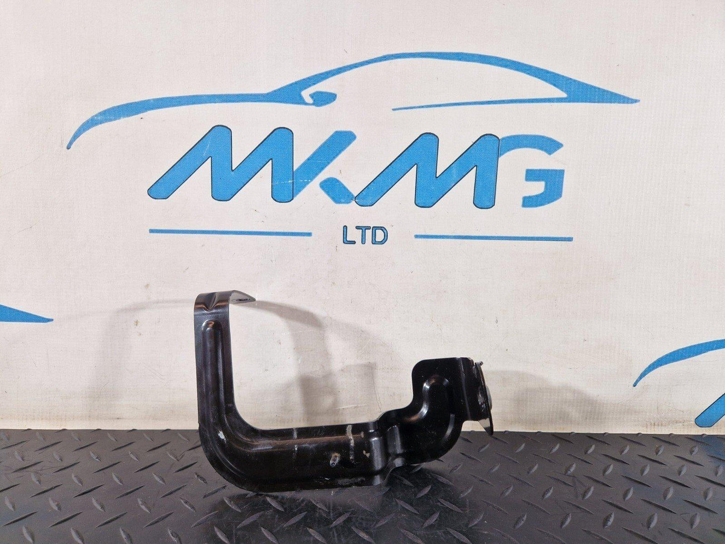 16-19 MERCEDES BENZ GLE W166 LOAD COMPARTMENT FLOOR RIGHT O/S HOLDER A1666841800