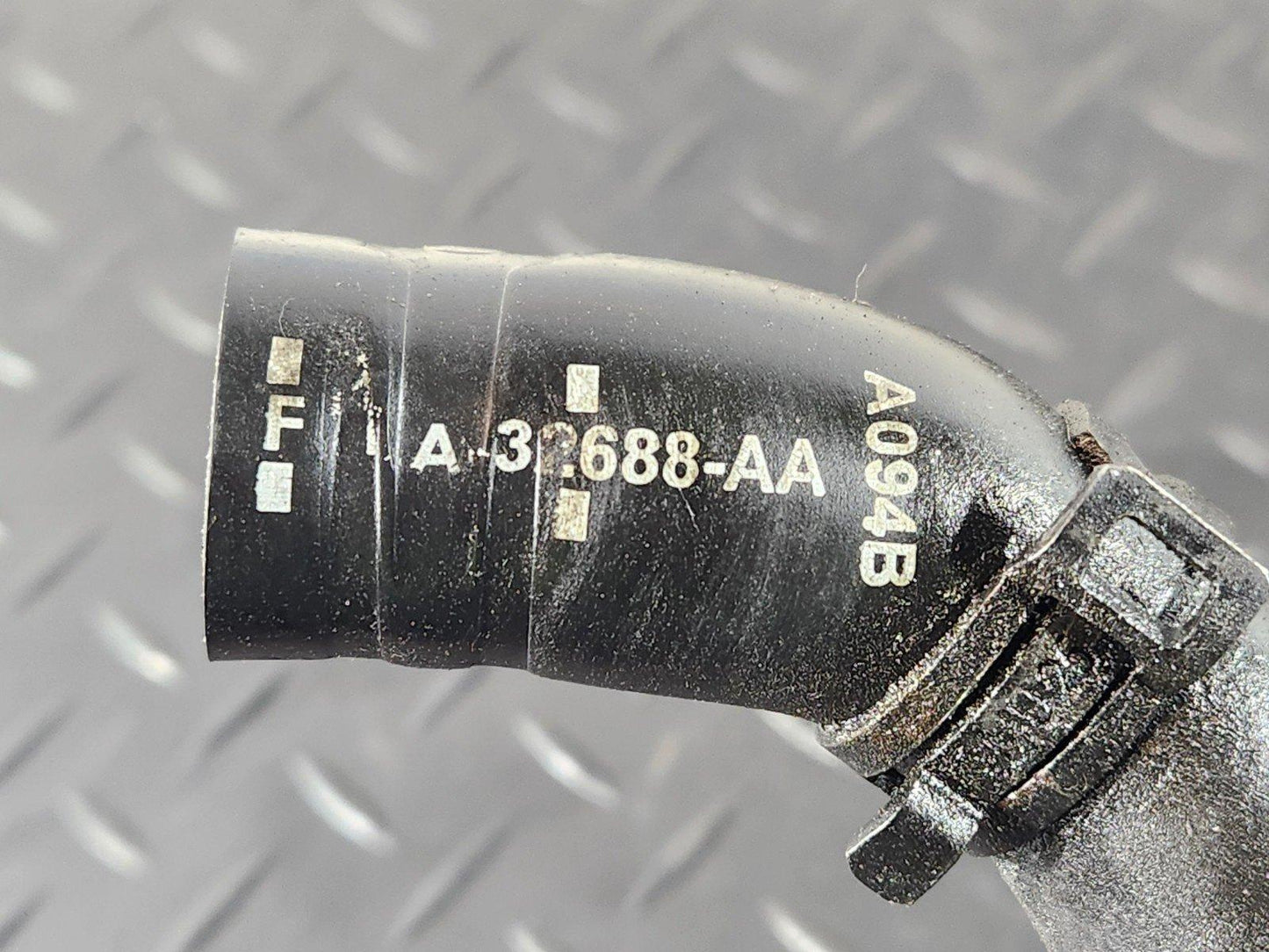 17-ON LAND ROVER DISCOVERY L462 3.0 DIESEL COOLANT PIPE HOSE LINE FPLA32688AA