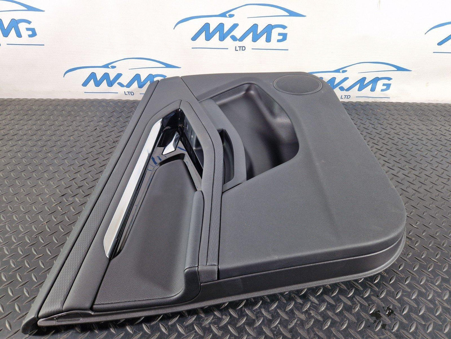 19-ON RANGE ROVER EVOQUE L551 GENUINE FRONT LEFT DOOR CARD PANEL