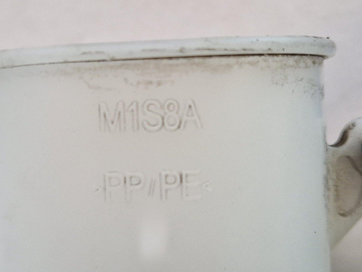 17-ON LAND ROVER DISCOVERY L462 WINDOW WASHER TANK FILL TUBE HY3217C615AA
