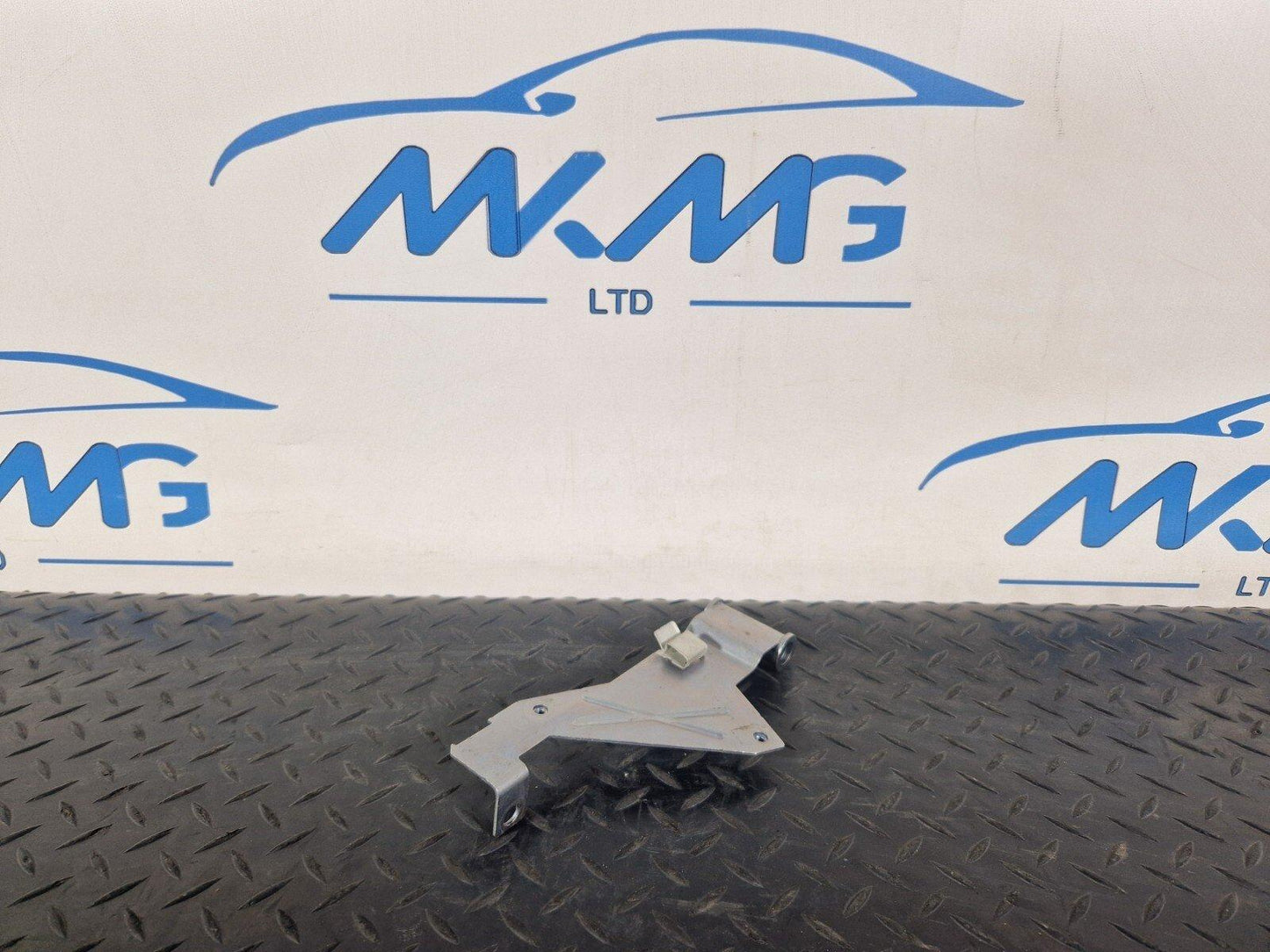 18-ON MERCEDES BENZ A CLASS W177 NOX OXYGEN SENSOR BRACKET HOLDER A6081400300