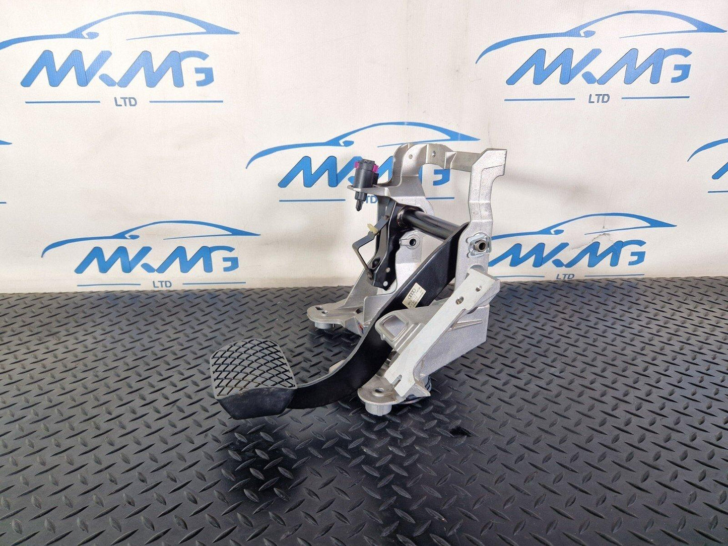 10-18 AUDI A7 4G S-LINE GENUINE BRAKE PEDAL 8K2723140A 8K2721117