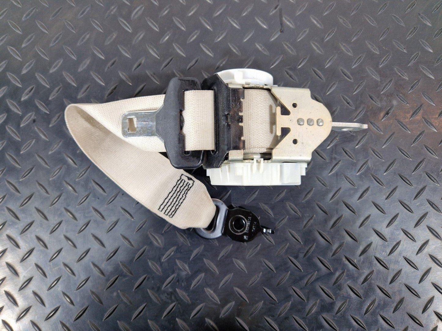 11-18 BMW 6 SERIES F06 REAR SEAT BELT FITS RIGHT & LEFT 7289349