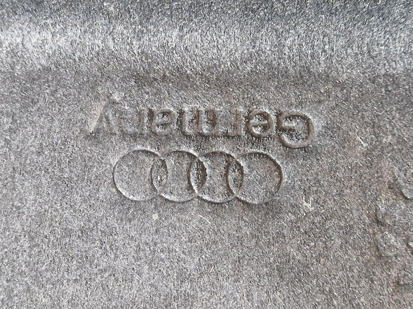 16-20 AUDI Q7 4M GENUINE REAR RIGHT O/S BODY UNDERTRAY PANEL 4M0825214F