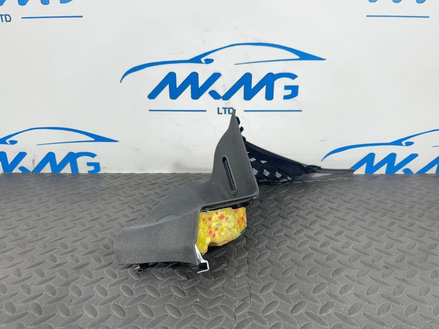 13-19 MERCEDES BENZ CLA C117 RIGHT DRIVER SIDE REAR C PILLAR TRIM A1176902625