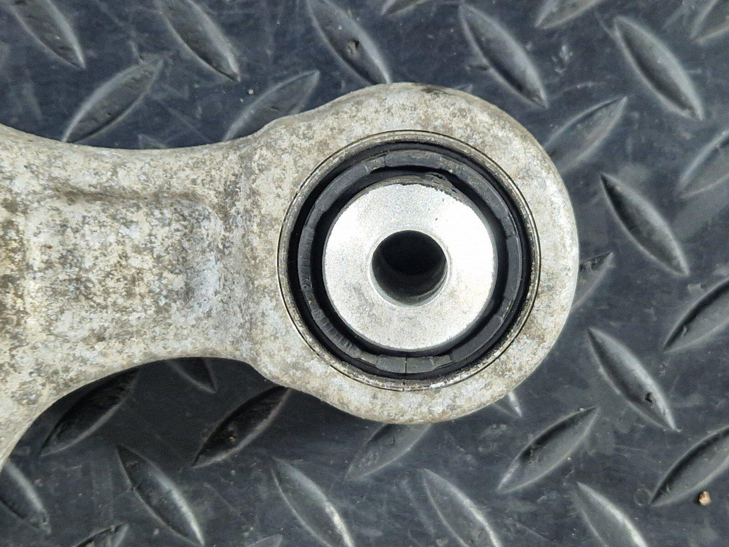 GENUINE AUDI A4 B9 A5 S5 F5 REAR LEFT OR RIGHT CONTROL ARM 8W0505361E