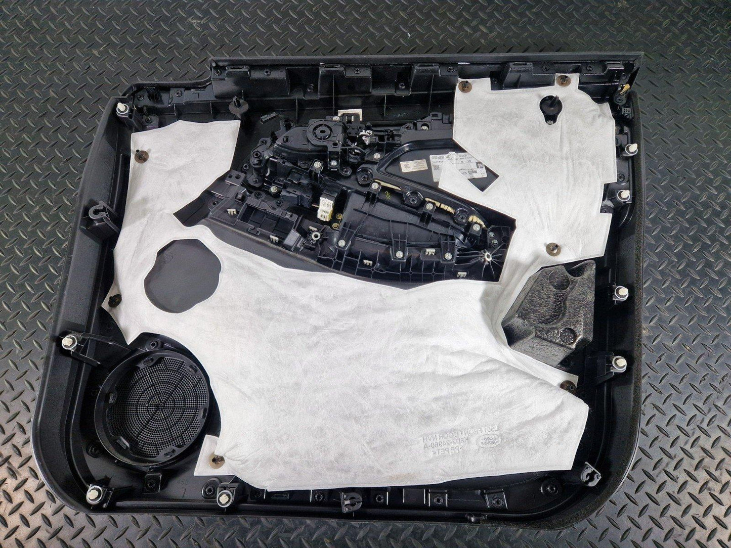 19-ON RANGE ROVER EVOQUE L551 GENUINE FRONT LEFT DOOR CARD PANEL