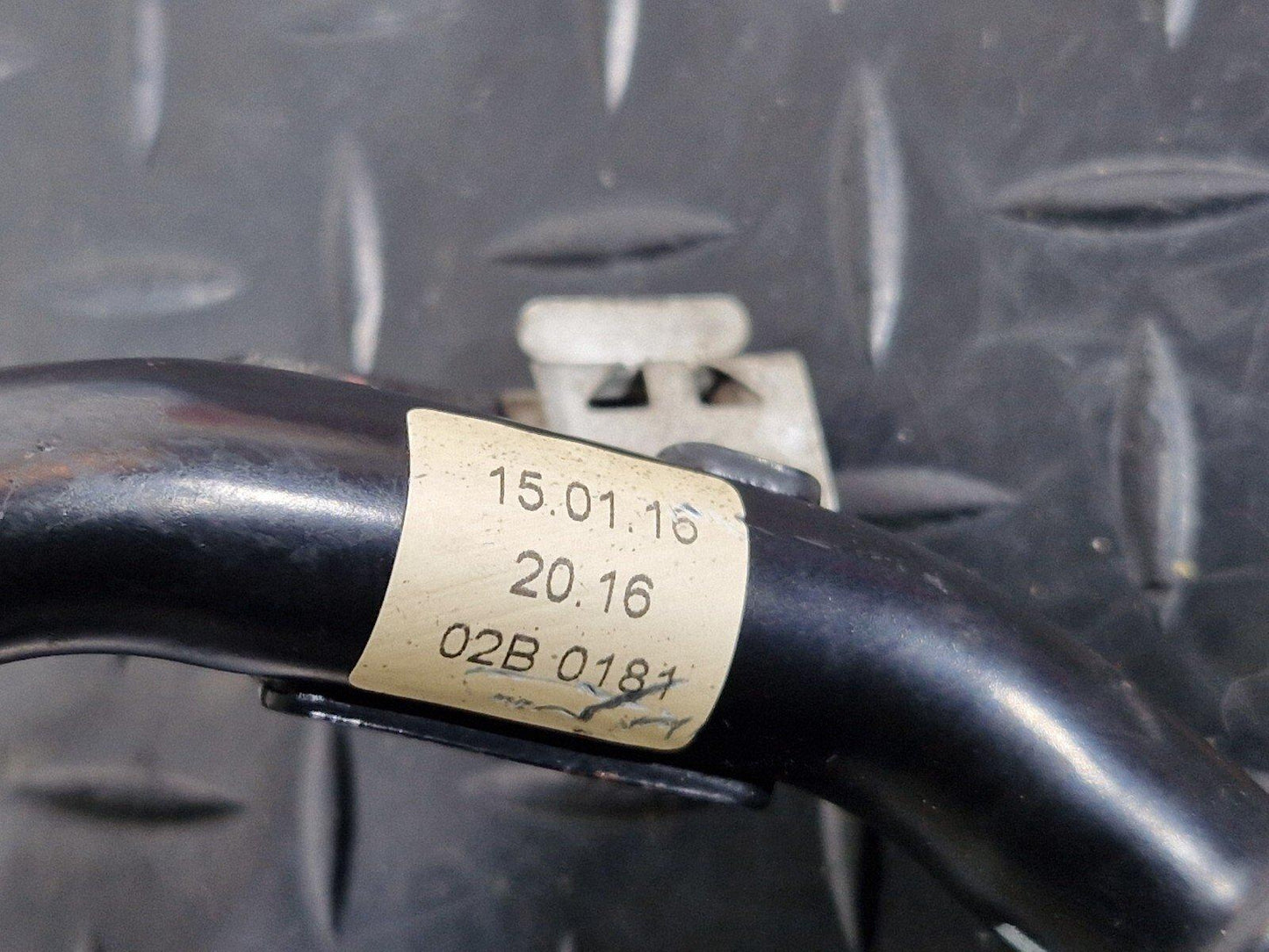 16-19 AUDI A4 B9 WATER COOLANT PIPE 04L122157BF