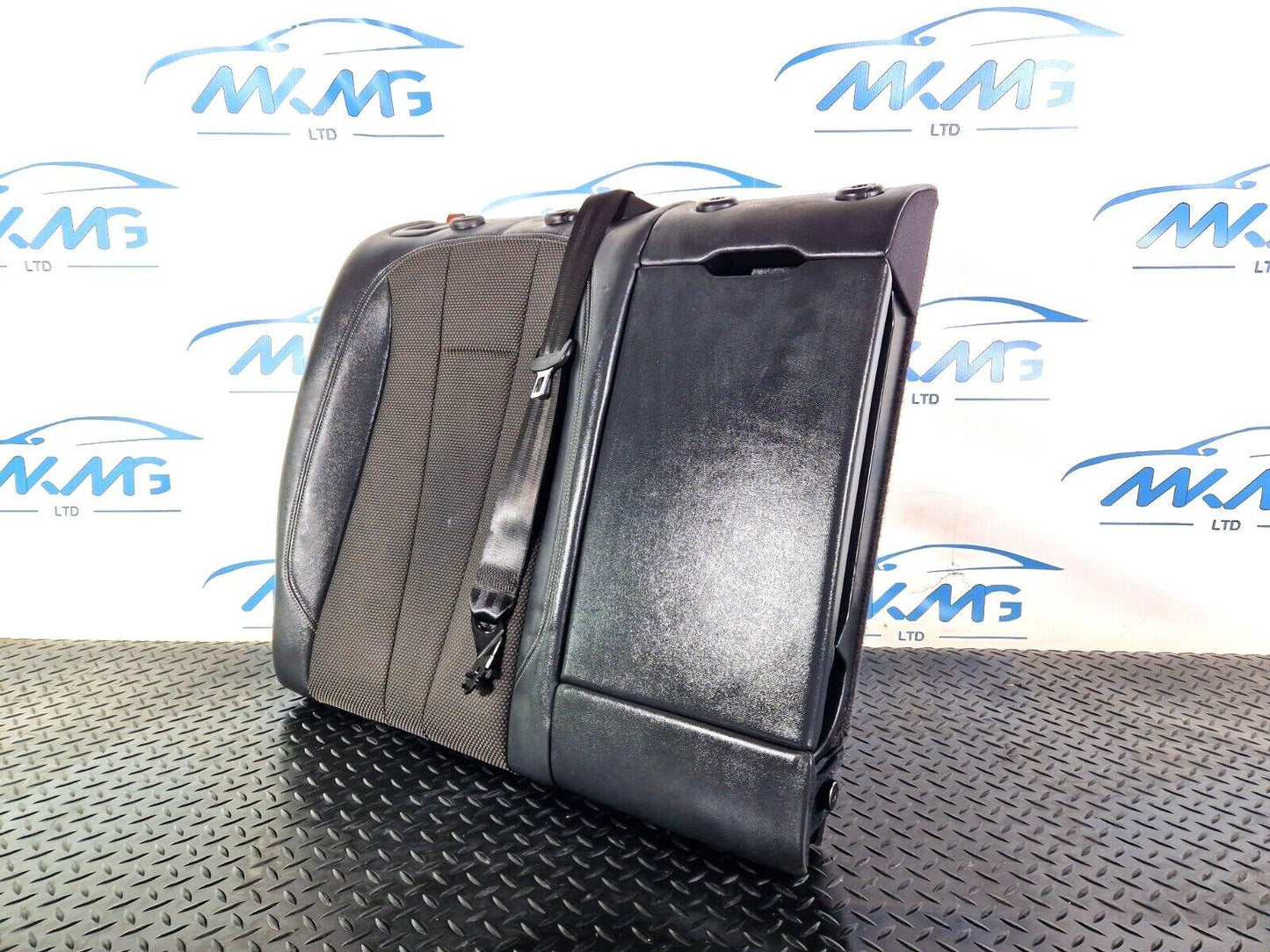 16-19 AUDI A4 B9 GENUINE REAR O/S DRIVERS SIDE HALF BLACK LEATHER BACKREST