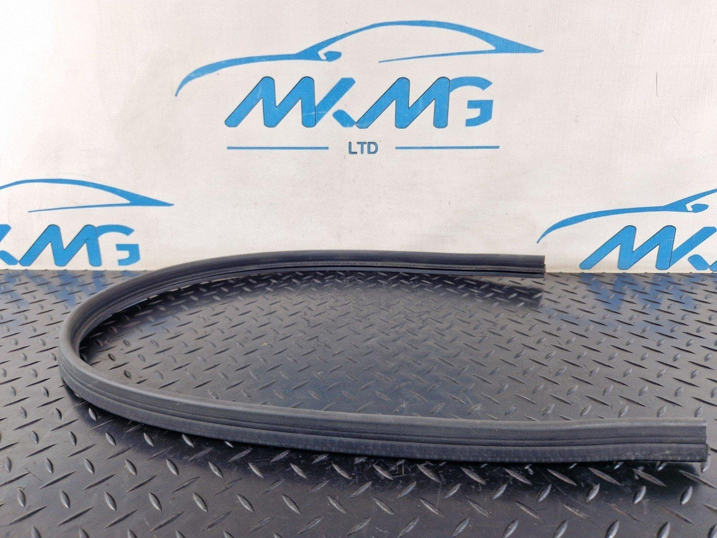 MERCEDES X156 ENGINE BONNET HOOD SEAL GASKET RUBBER A1568870098