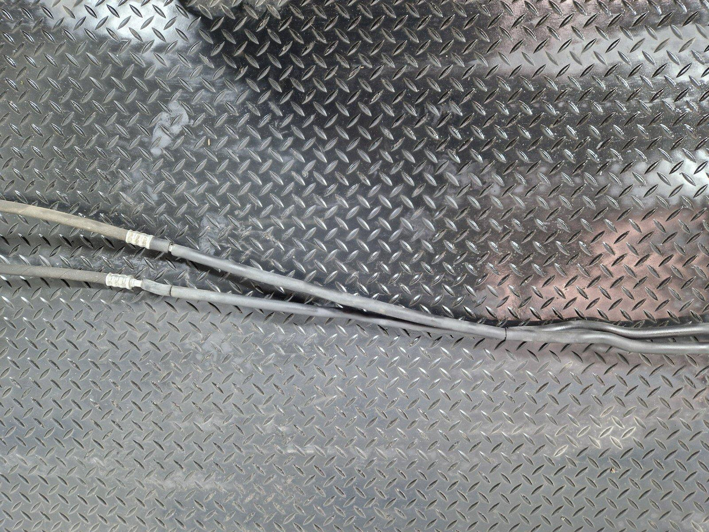 14-21 MERCEDES BENZ C300h W205 HYBRID BATTERY COOLING HOSES A2058306702