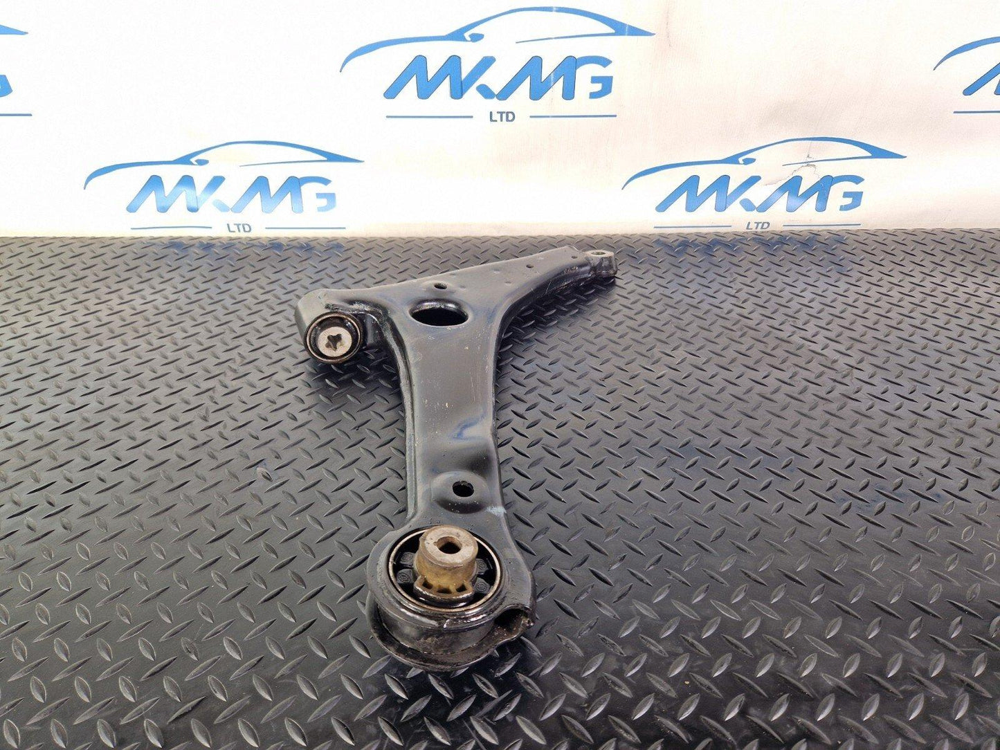 18-ON MERCEDES BENZ SPRINTER W907 W910 FRONT LOWER CONTROL ARM A9103330000