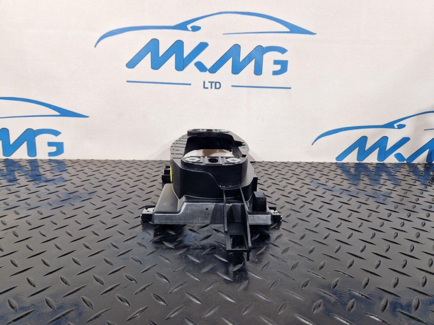 16-19 AUDI A4 B9 GENUINE GEARSTICK MOUNTING PLATE BRACKET 8W0863531