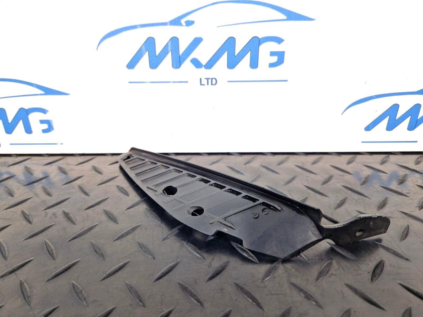 16-23 AUDI S5 COUPE FRONT RIGHT O/S MUD DEFLECTOR COVER TRIM 1402000014