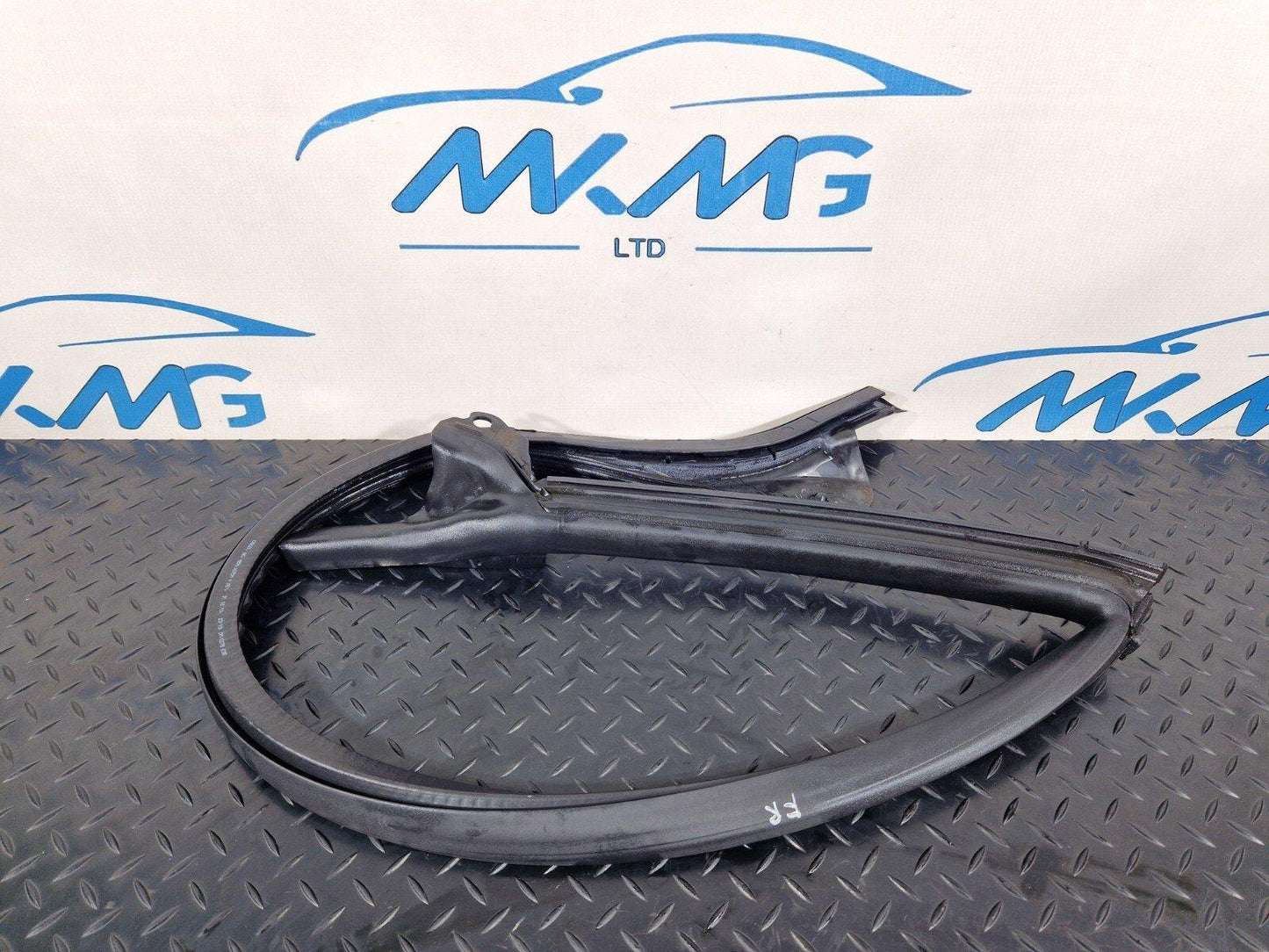 10-18 AUDI A7 4G S-LINE FRONT DOOR INNER SEAL RUBBER GASKET RIGHT O/S 4G8845354