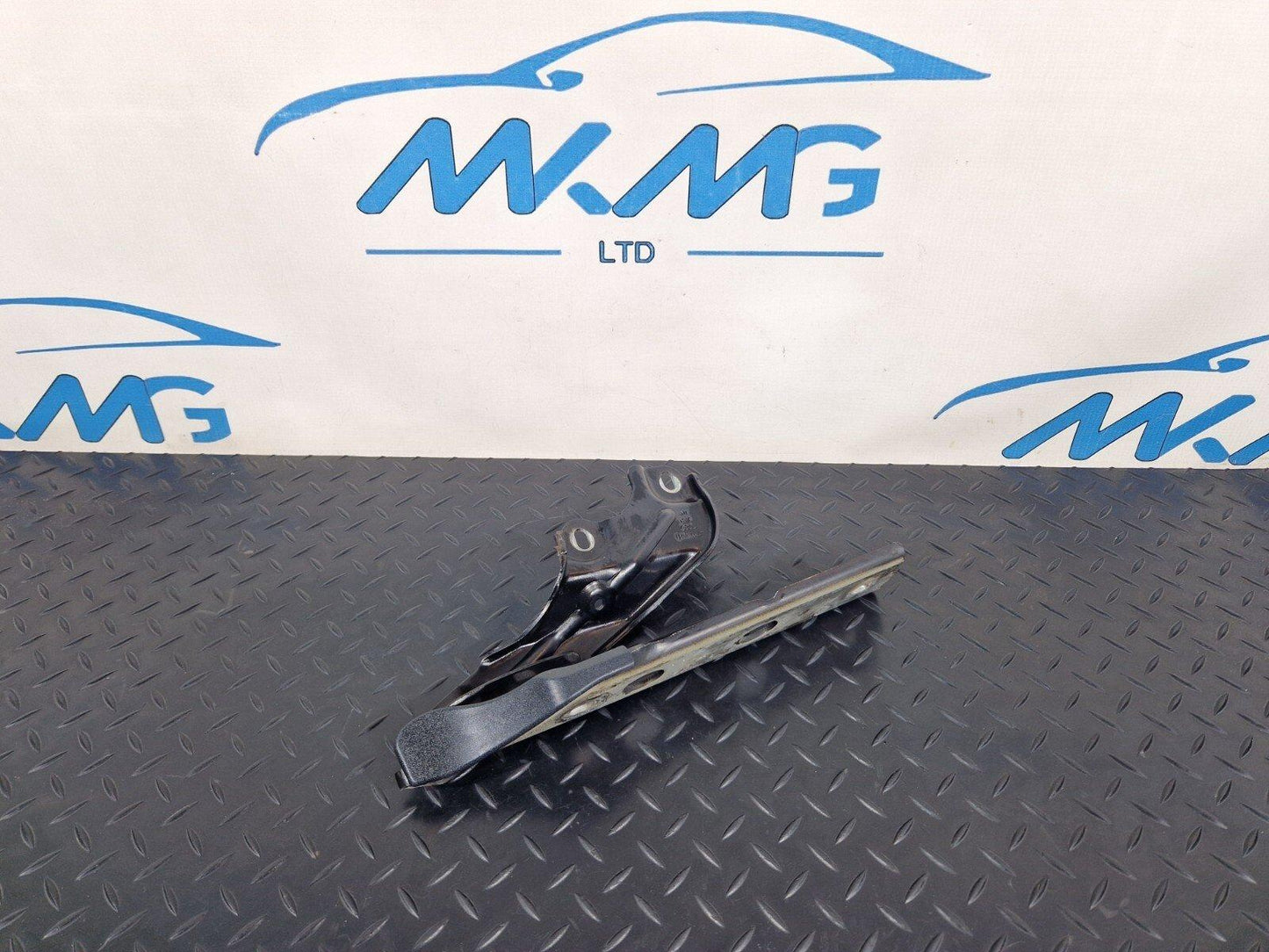 10-18 AUDI A7 4G S-LINE FRONT HOOD BONNET DRIVERS RIGHT SIDE HINGE 4G8823302D