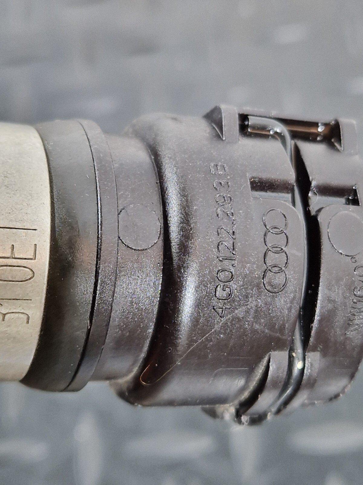 10-18 AUDI A7 4G S-LINE  ENGINE WATER COOLANT HOSE PIPE 8K0819345F 4G0122293B
