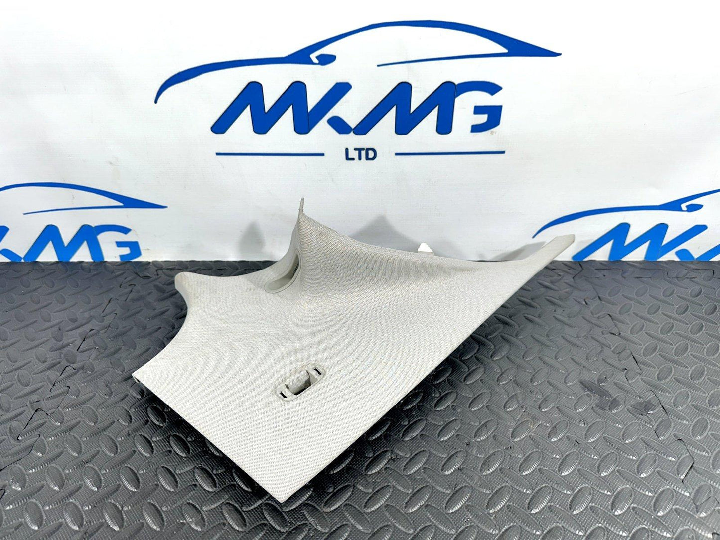 14-21 MERCEDES BENZ GENUINE REAR LEFT SIDE C-PILLAR TRIM COVER A2056900125