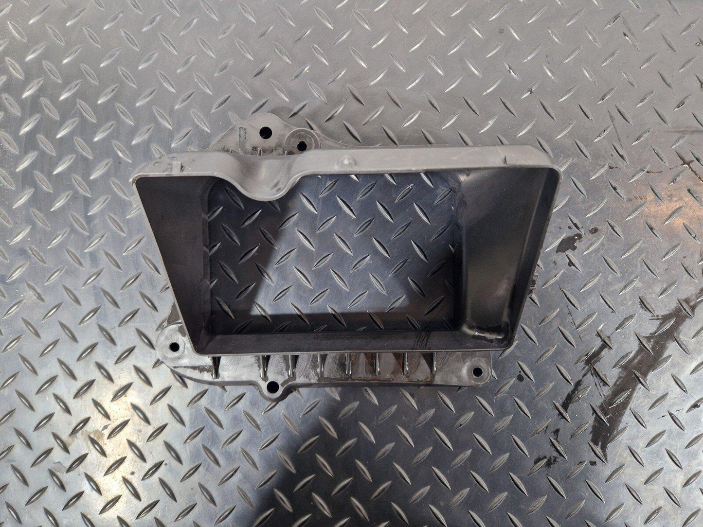 16-24 AUDI A5 F5 CONVERTIBLE GENUINE FRONT AIR INTAKE DUCT VENT 8W2819904A
