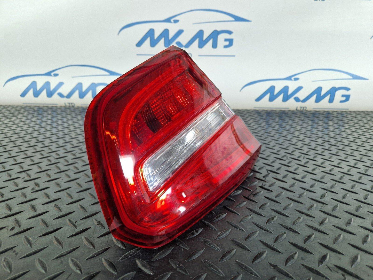 14-20 MERCEDES GLA X156 AMG REAR LEFT N/S/R INNER LED LIGHT A1569061158 DAMAGED