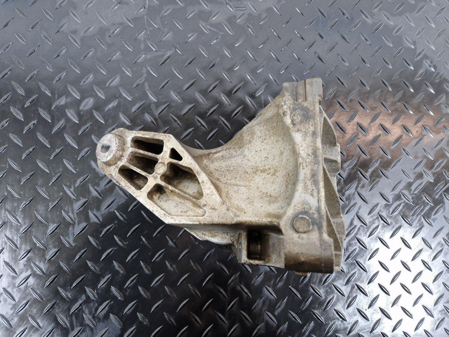 18-ON MERCEDES BENZ SPRINTER W907 2.2 CDI OM651 ENGINE MOUNT A6512261704