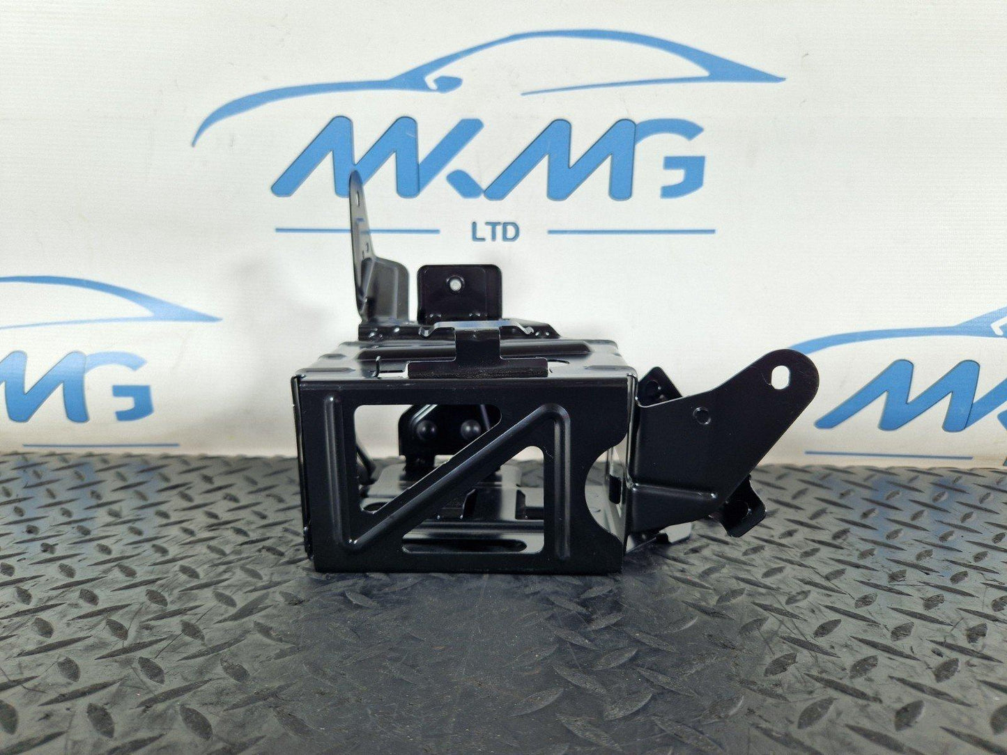 11-19 MERCEDES BENZ ML W166 GENUINE BATTERY MOUNT SUPPORT BRACKET A1665401240