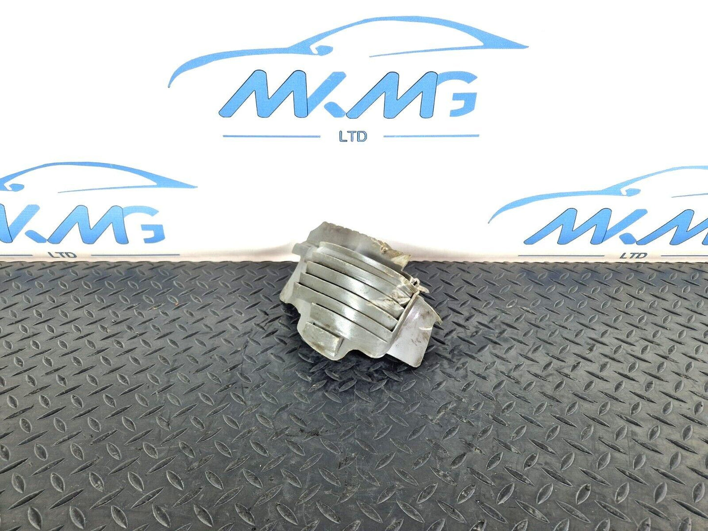 15-18 AUDI A7 4G REAR LEFT SPRING RUBBER COVER GUARD 8R0511539C