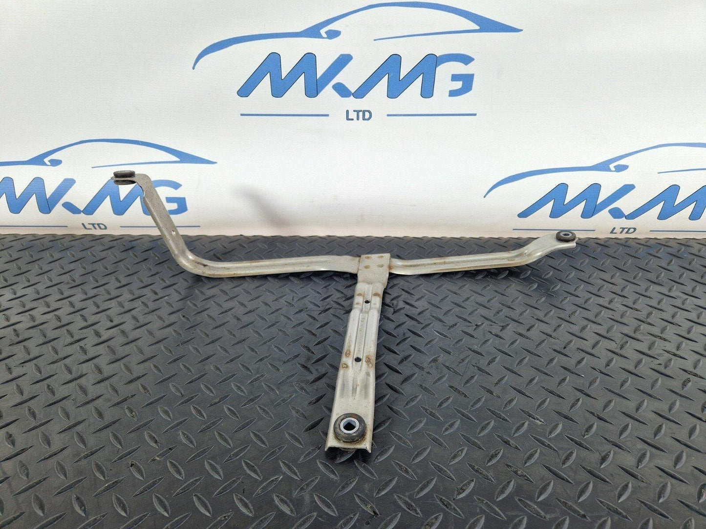 BMW 3 4 SERIES F30 F31 F32 F33 F34 F36 ADBLUE TANK BRACKET RIGHT 7294293