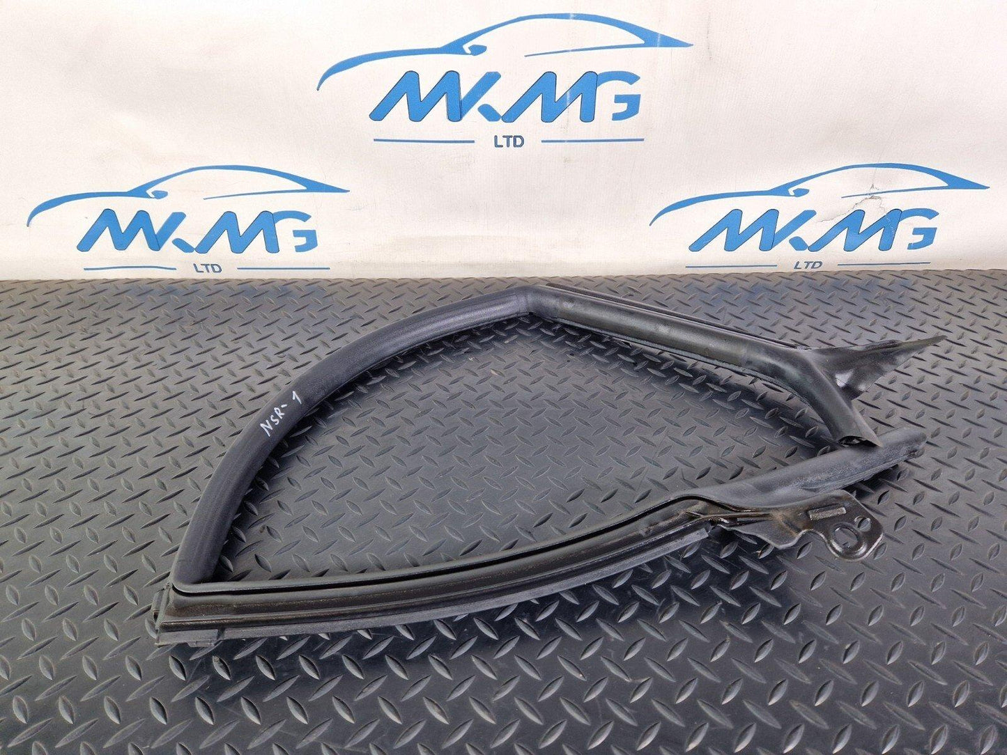 10-18 AUDI A7 4G S-LINE REAR LEFT NSR UPPER DOOR RUBBER WEATHER SEAL 4G8845695