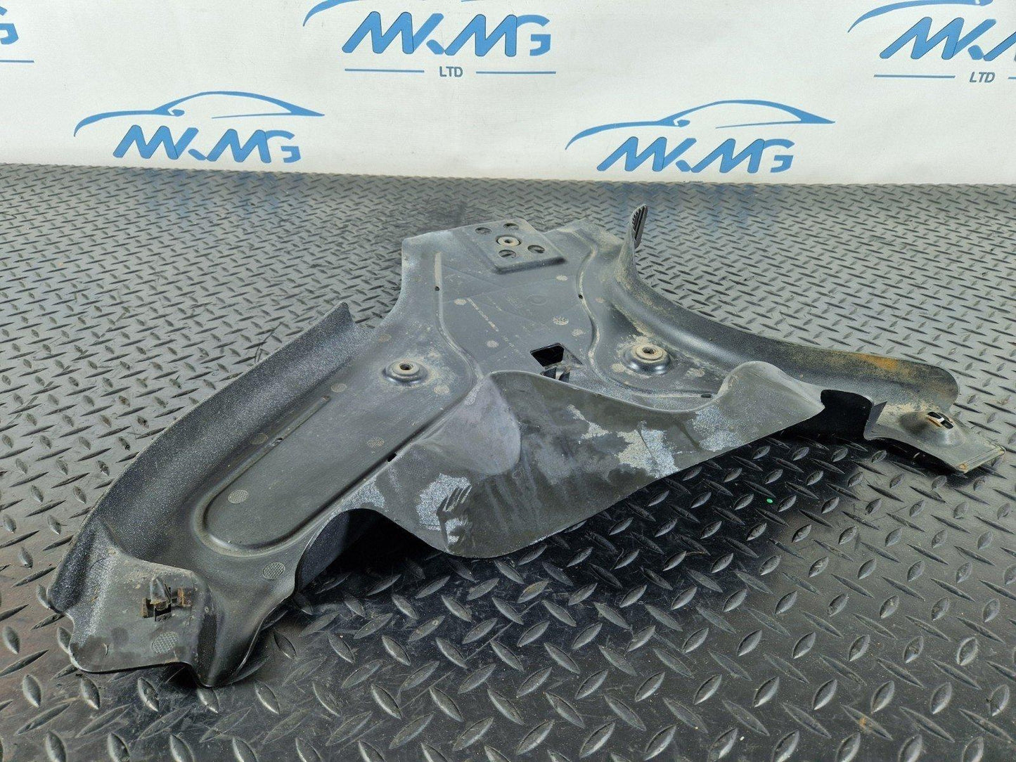 14-23 MERCEDES VITO W447 1.6 DIESEL OM622.951 OEM CONTROL ARM COVER A4478890300