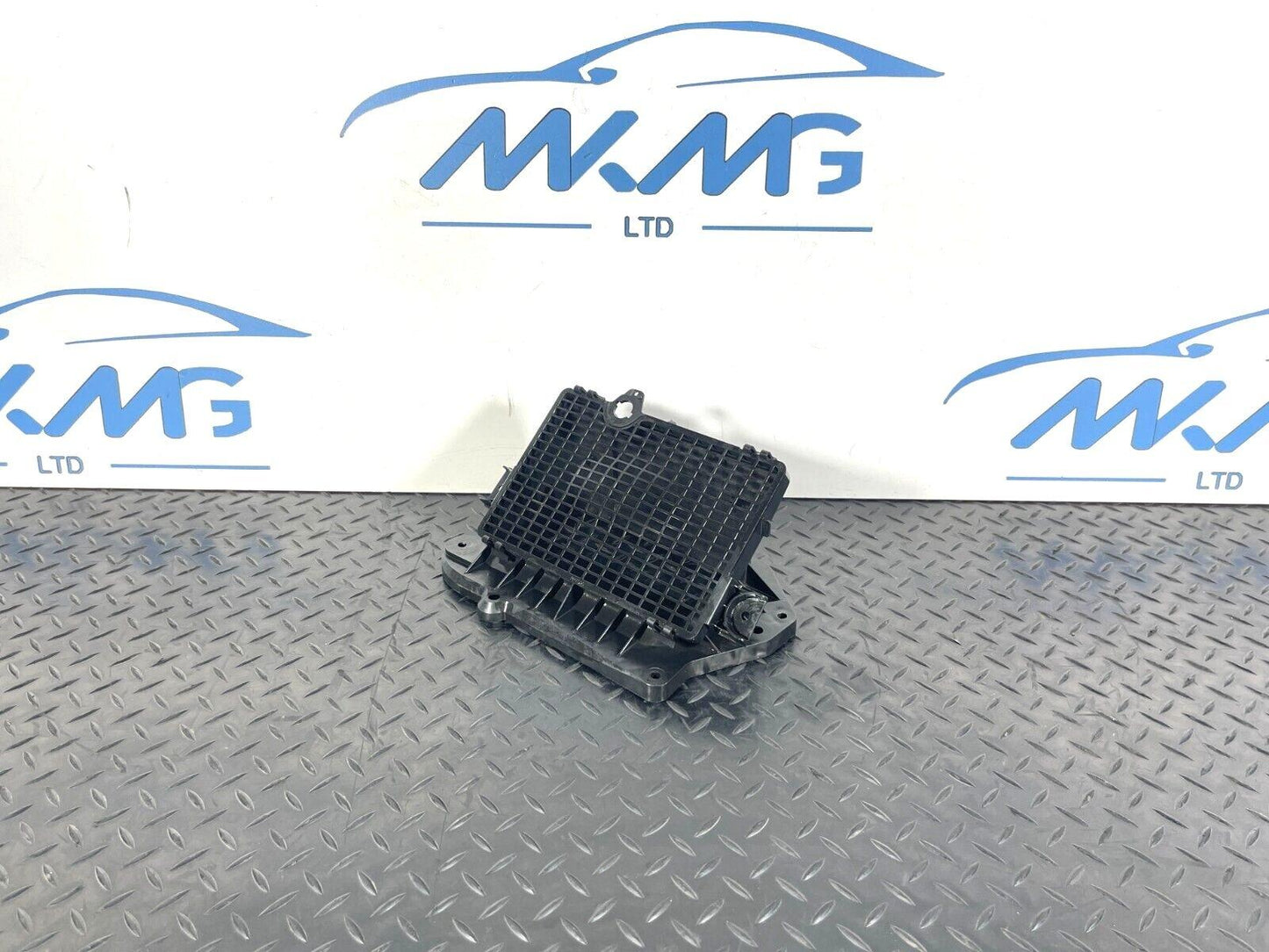 16-19 AUDI A4 B9 GENUINE FRONT AIR INTAKE DUCT VENT 8W2819904A