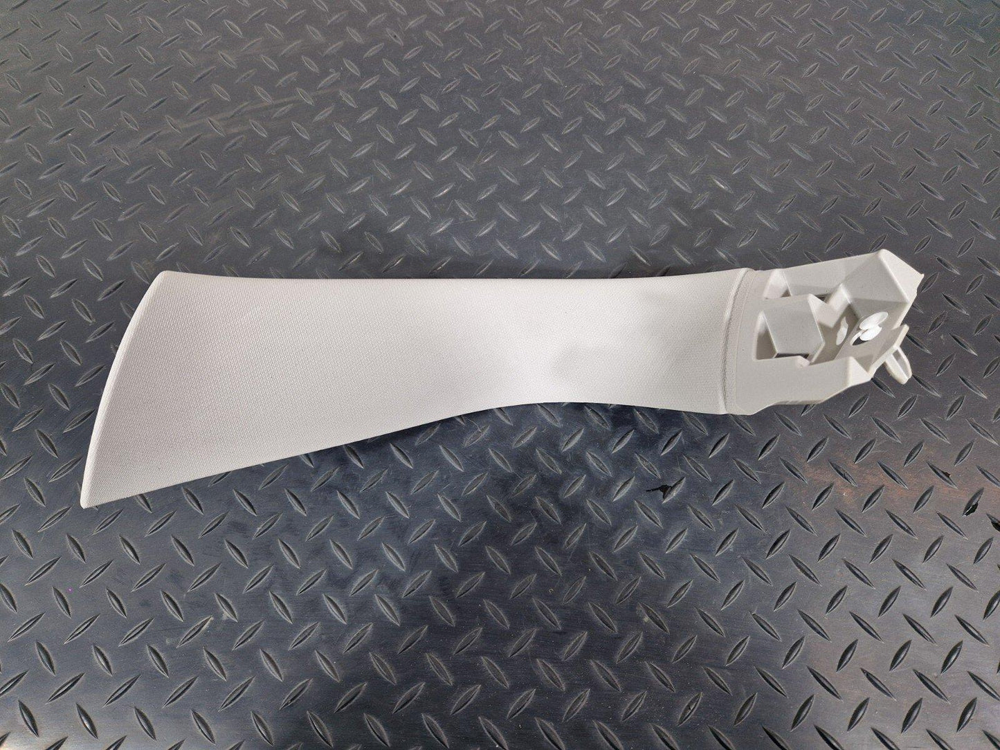 14-21 BMW 2 SERIES F45 F46 218i TAILGATE RIGHT SIDE TRIM PANEL 7318938
