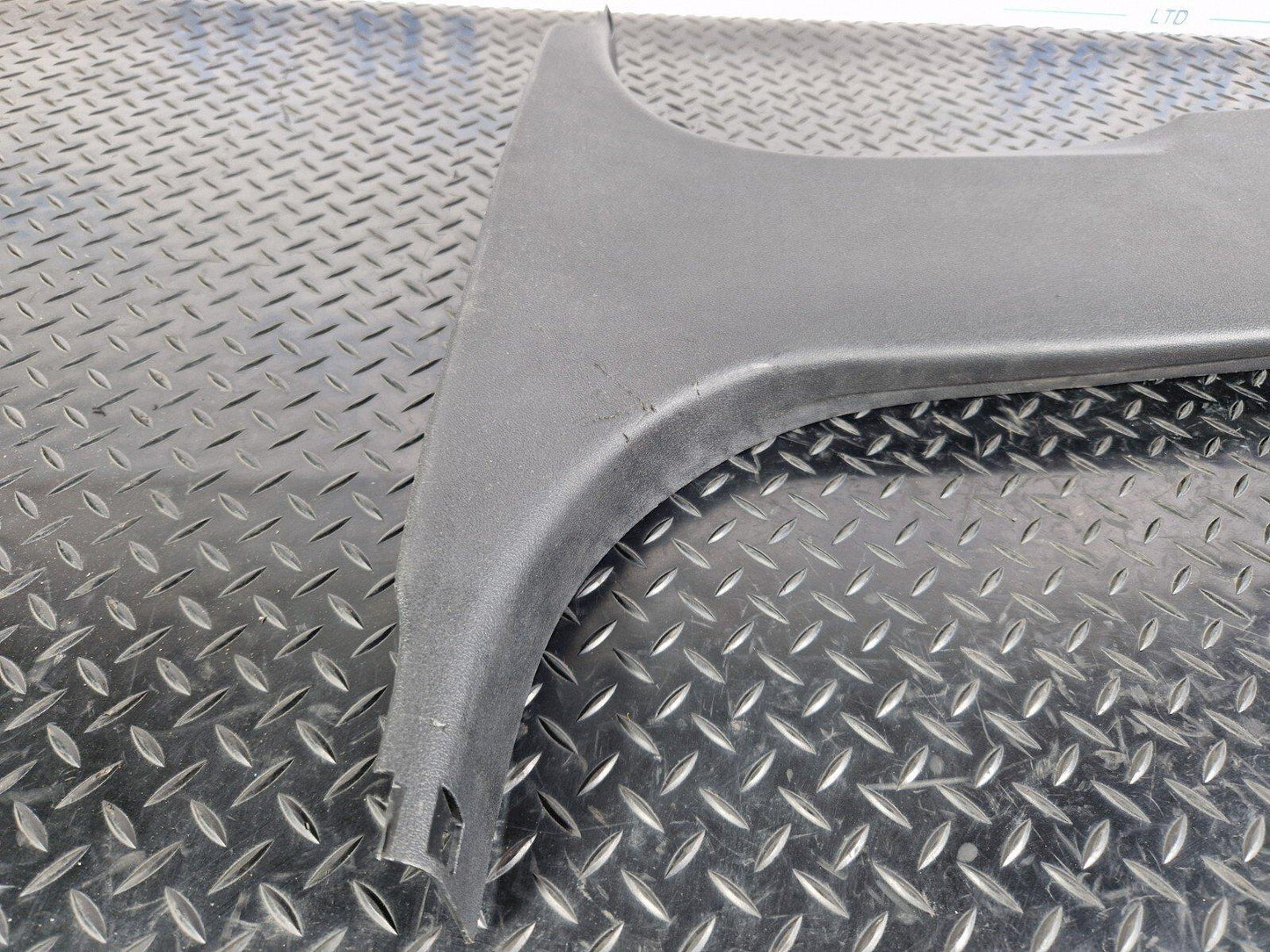 BMW 2 SERIES GRAN COUPE F44 COLUMN BOTTOM COVER LEFT SIDE B PILLAR TRIM 7475575