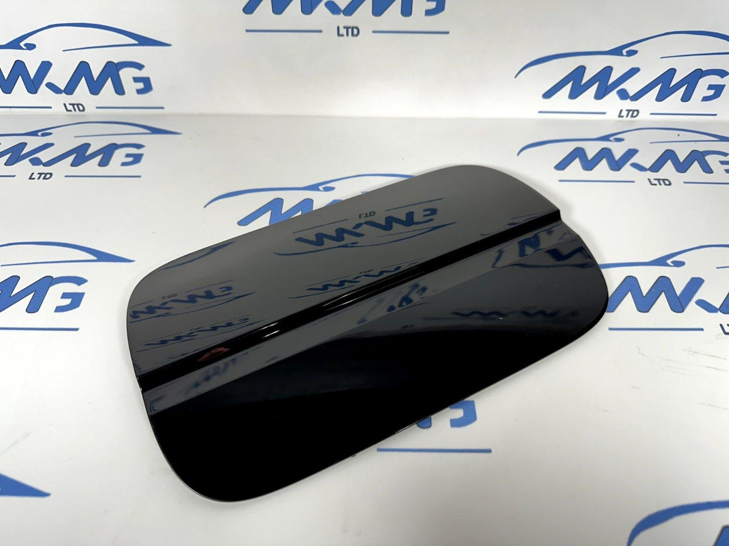 16-19 AUDI A4 B9 SALOON GENUINE FUEL DOOR IN BLACK 8W0809907